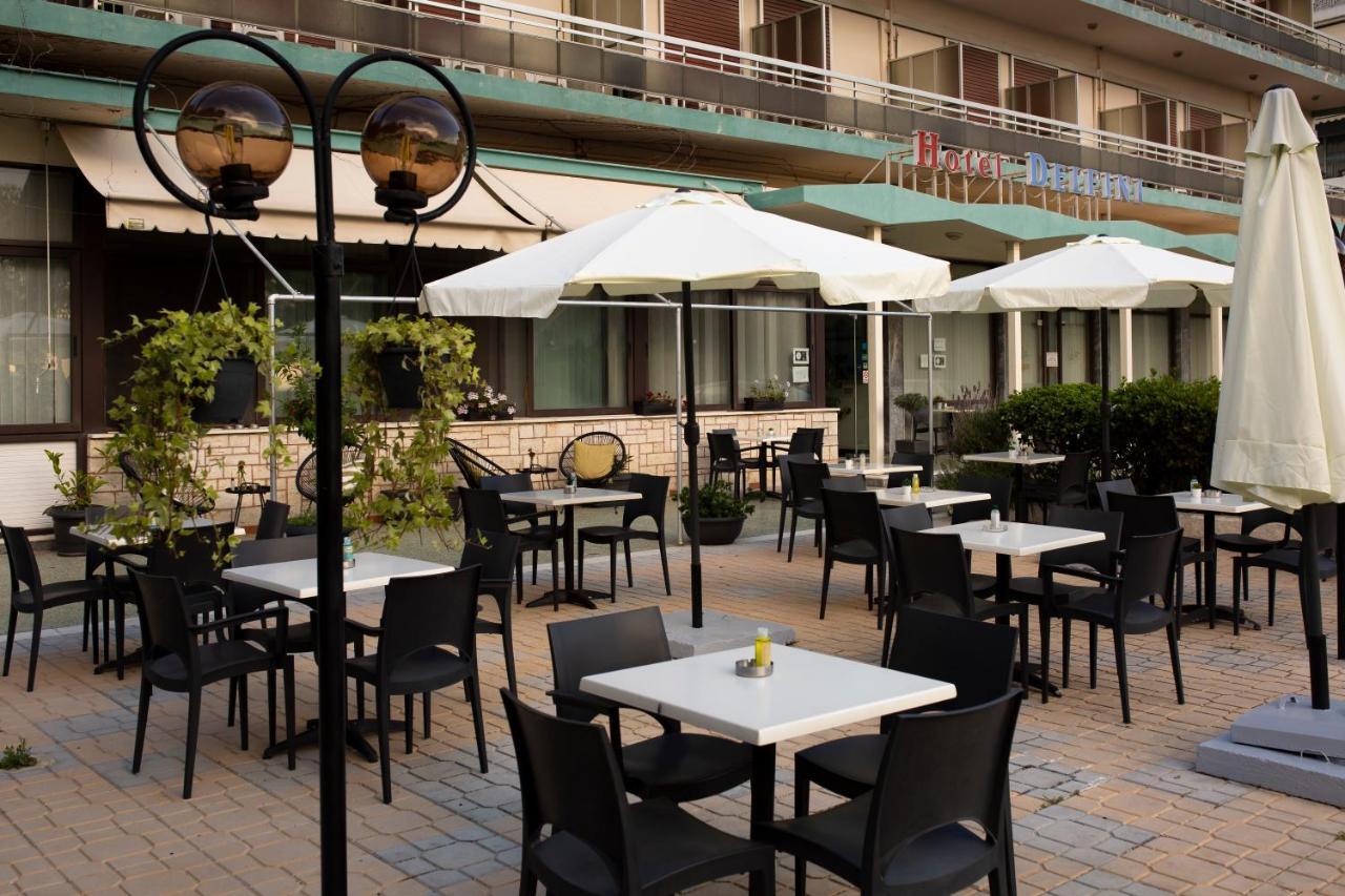 Delfini Hotel Patras Exterior foto